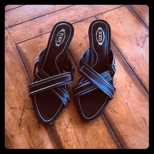 Tod’s black, sandal, kitten heels!